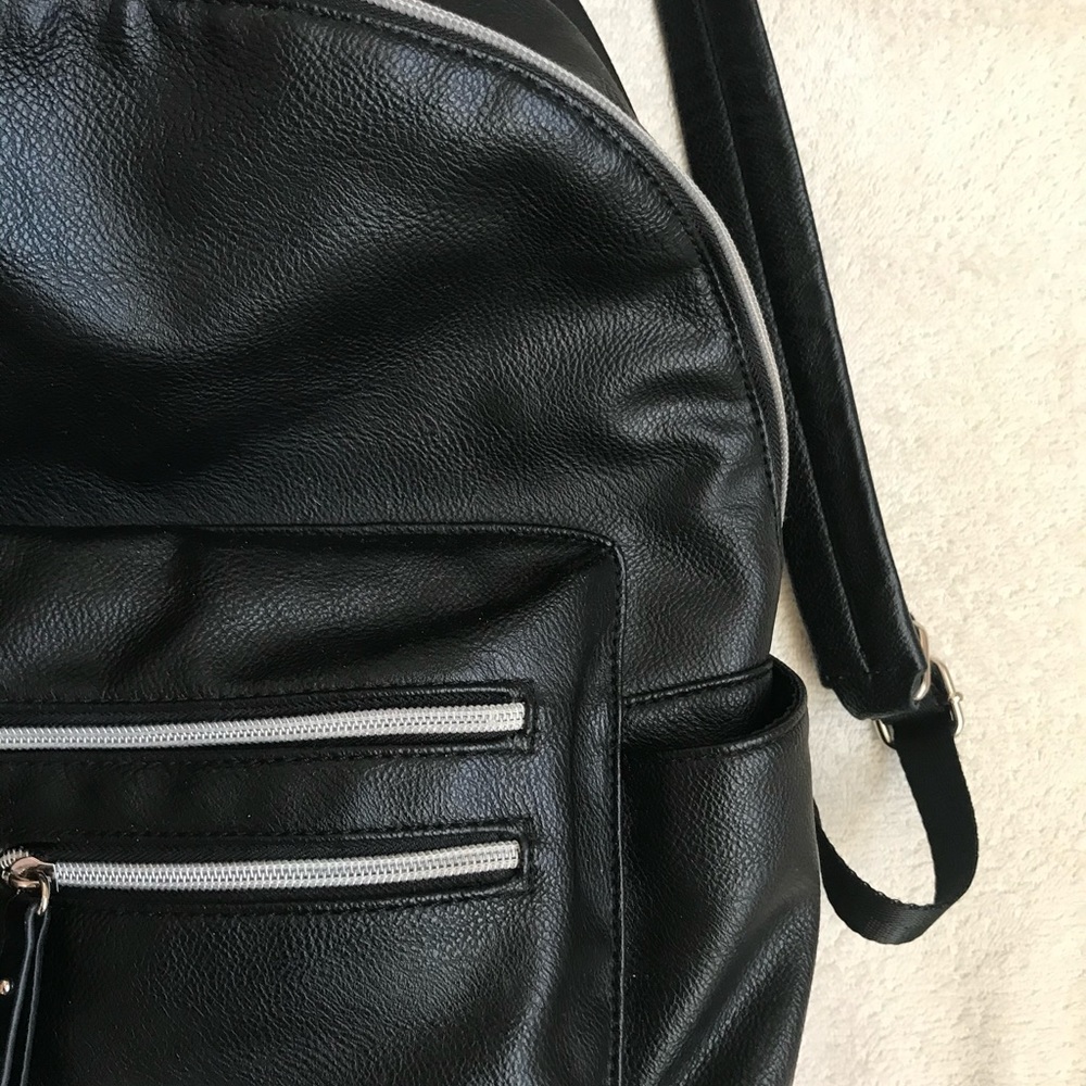 Black leather Nine West Backpack - Picture 6 of 8
